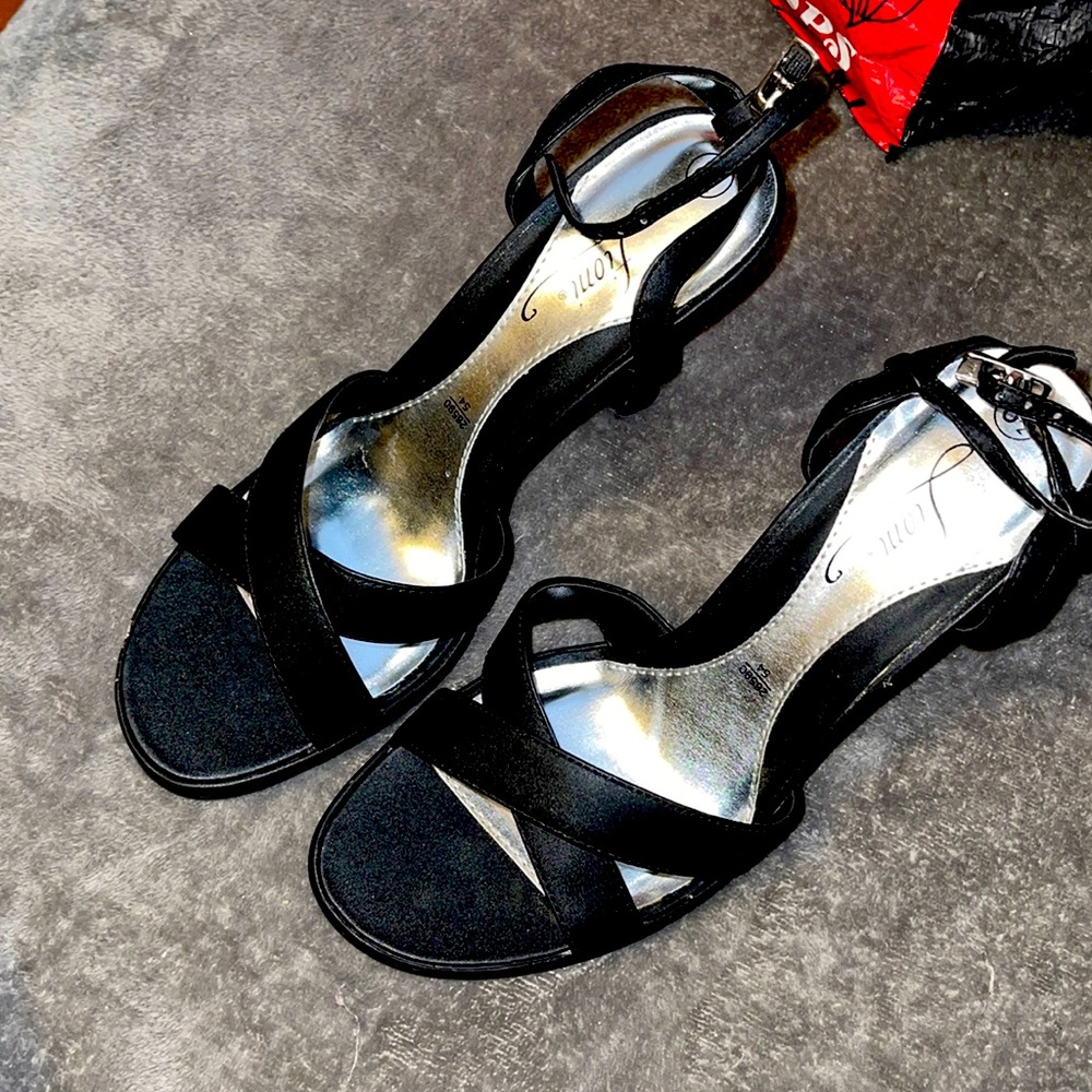 Cute black heels